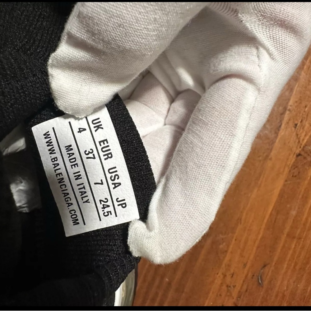 Size 7 - Balenciaga Speed Sneaker
Black White W - Picture 6 of 6